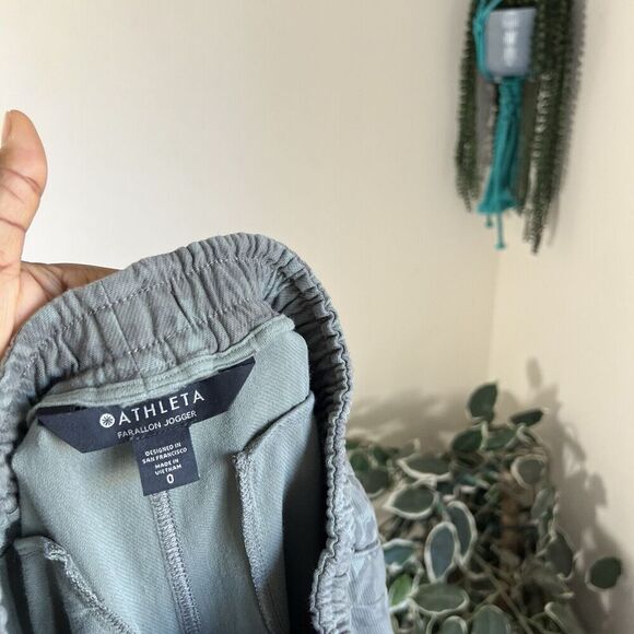 Athleta Pants Womens Size 0 Green Camo Farallon Jogger Elastic Waist Pockets - Picture 6 of 8